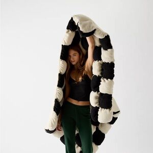 Urban Outfitters UO Black Checkered Marshmallow Cloud Fleece Throw Blanket